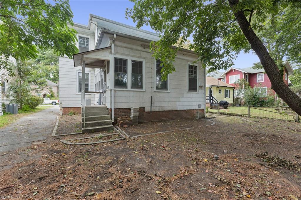 210 S Main St Property Photo 5