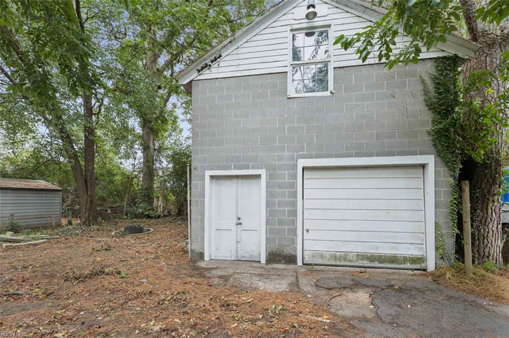 210 S Main St Property Photo 6