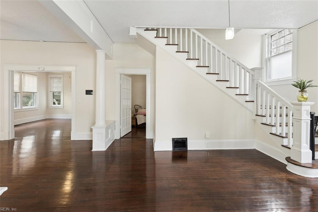 210 S Main St Property Photo 8
