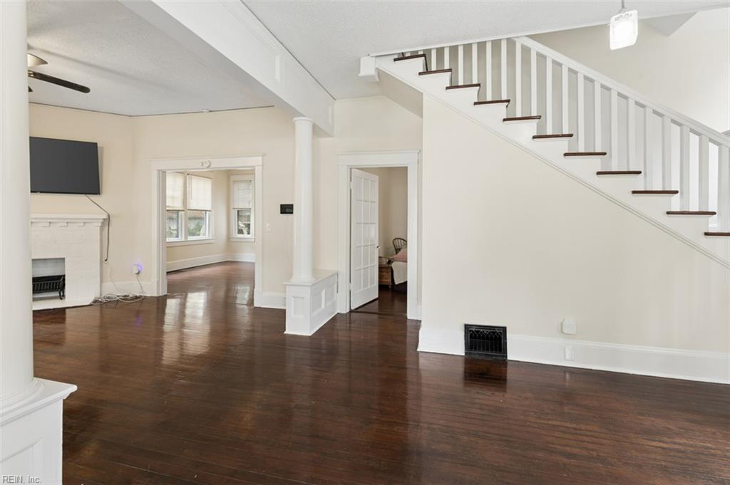 210 S Main St Property Photo 9