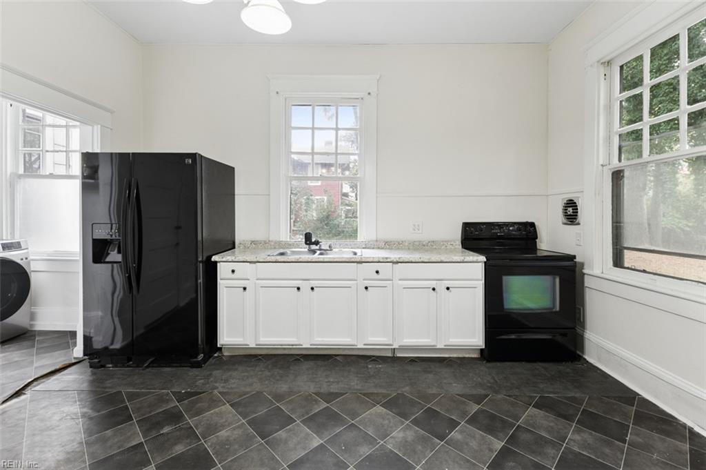 210 S Main St Property Photo 17