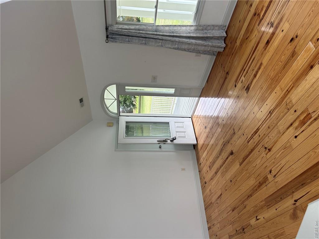 31064 Harbor Ln Property Photo 7