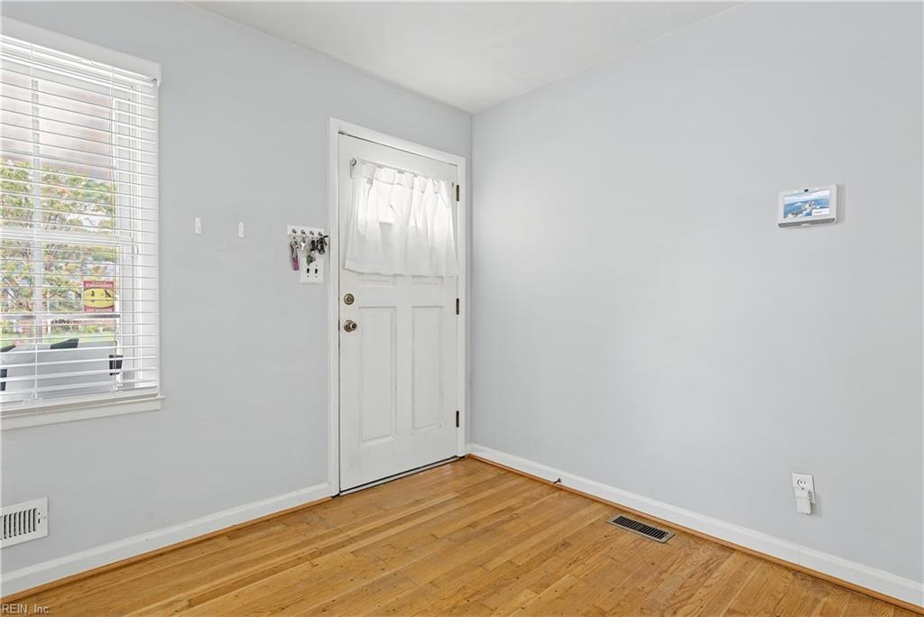 4821 Orleans Dr Property Photo 6