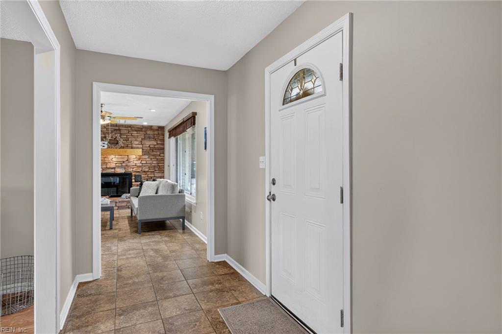 1416 Woodside Ct Property Photo 6