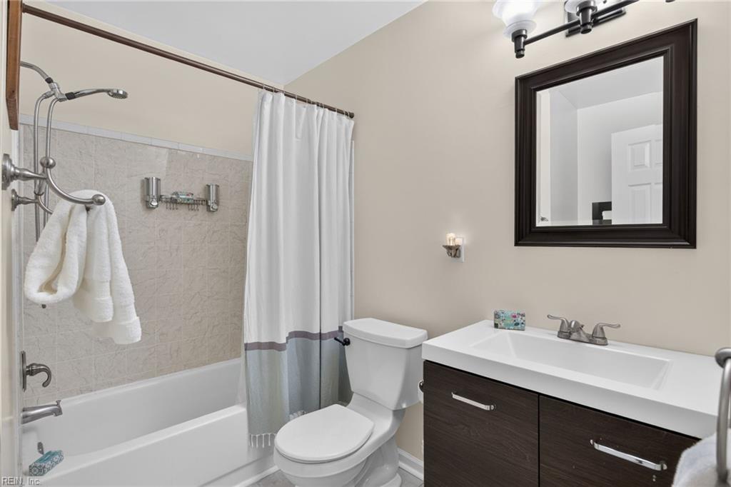 1416 Woodside Ct Property Photo 10