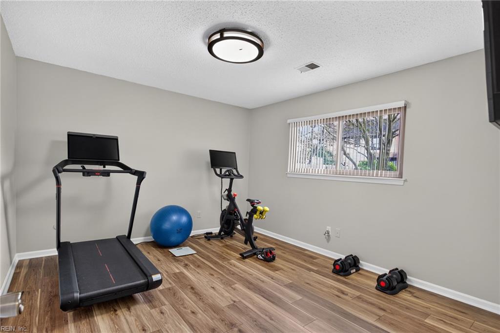1416 Woodside Ct Property Photo 11