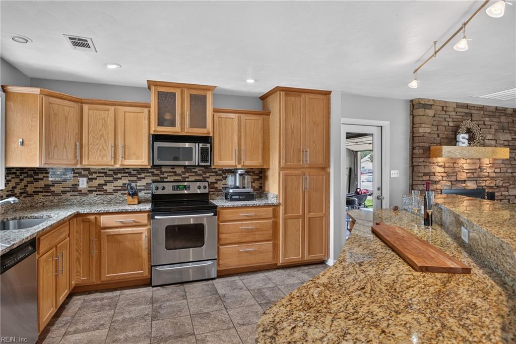 1416 Woodside Ct Property Photo 15
