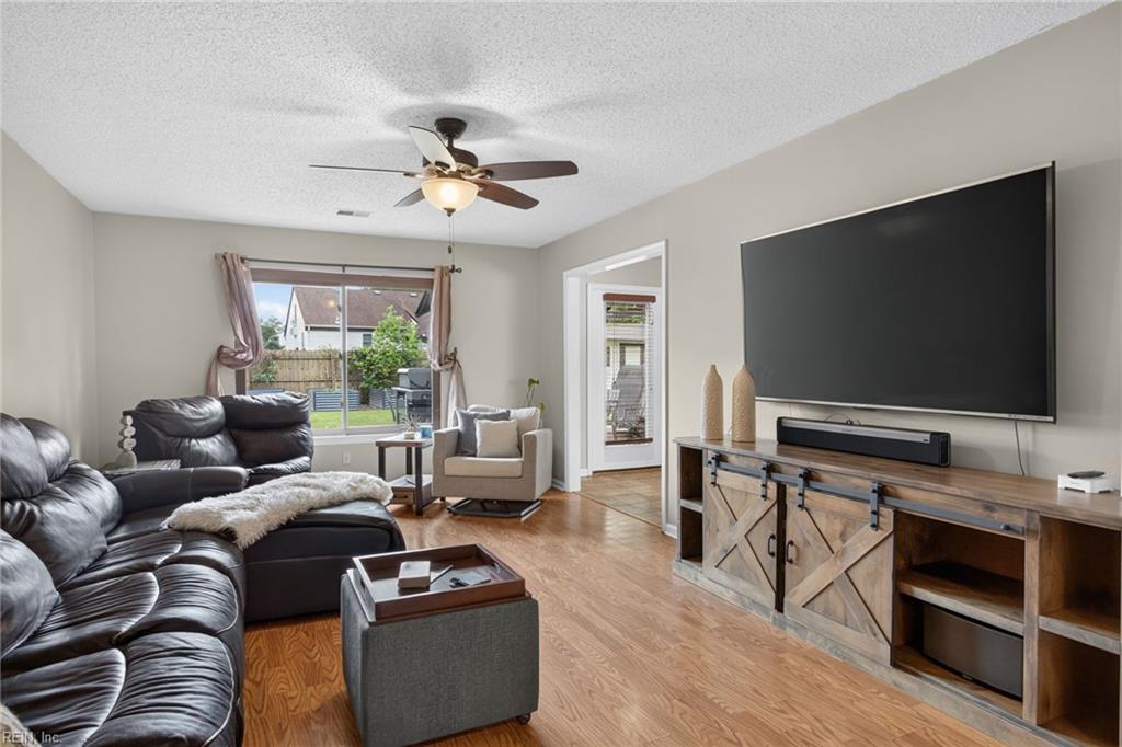 1416 Woodside Ct Property Photo 18
