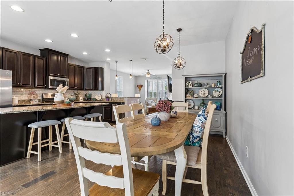 7523 Tealight Way Property Photo 11