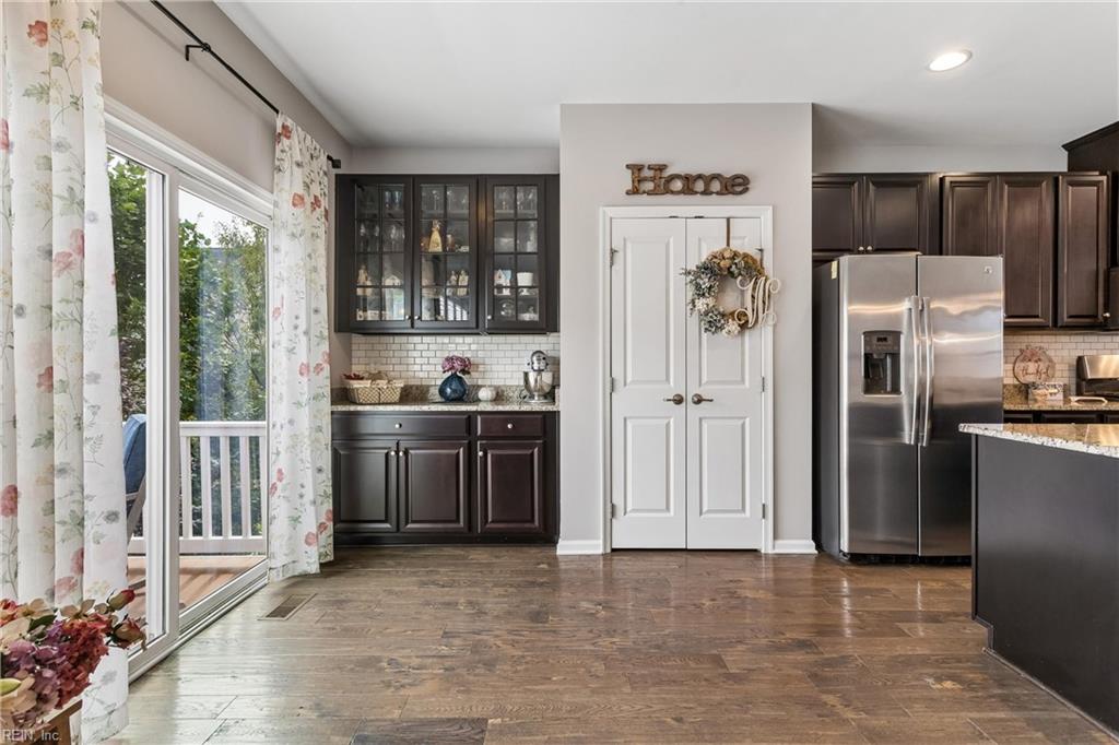 7523 Tealight Way Property Photo 13