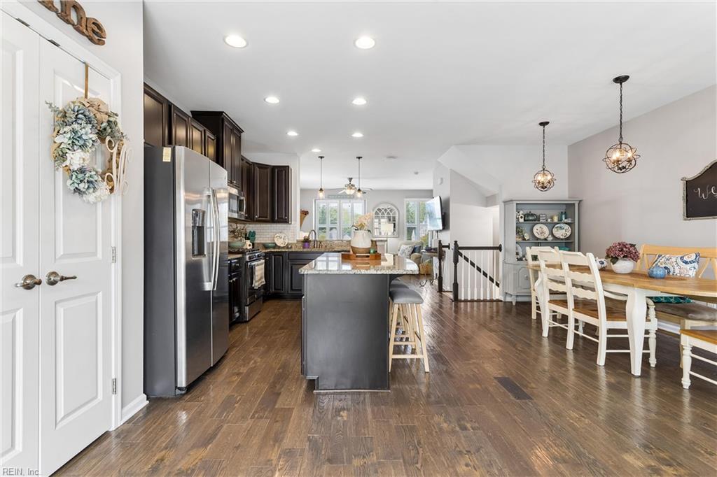 7523 Tealight Way Property Photo 14