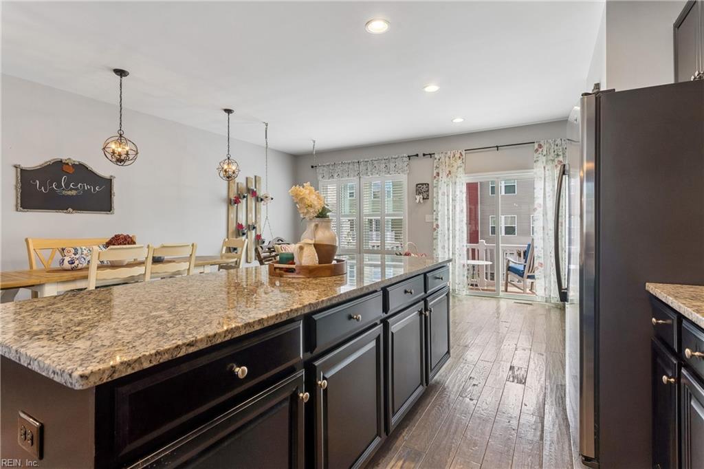 7523 Tealight Way Property Photo 17