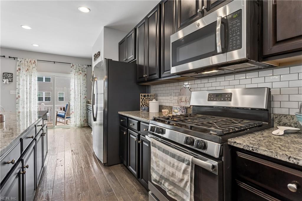 7523 Tealight Way Property Photo 18