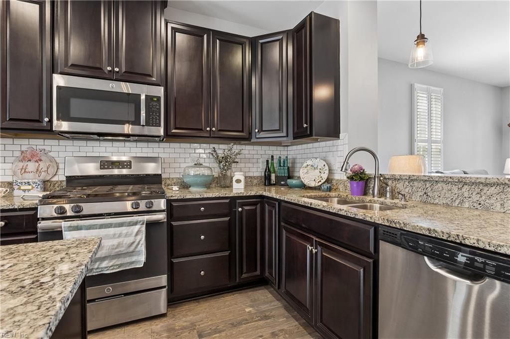 7523 Tealight Way Property Photo 19