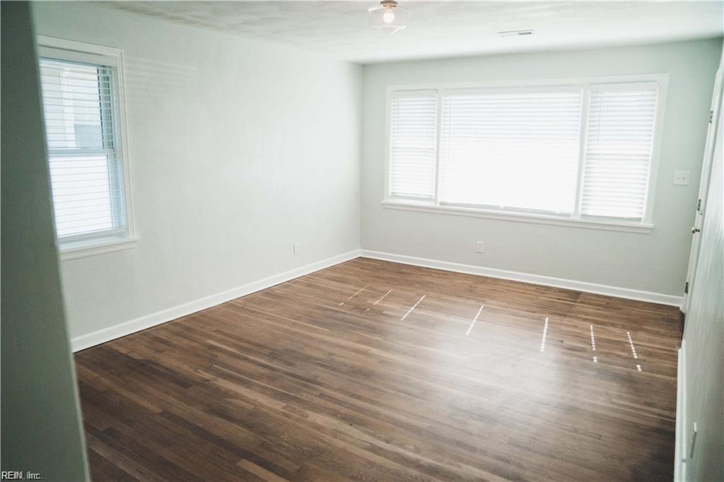 505 26th St Property Photo 3