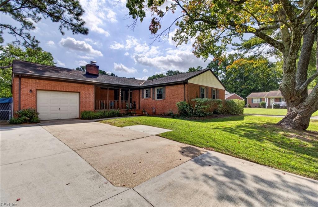 1098 Clear Springs Ln Property Photo 1