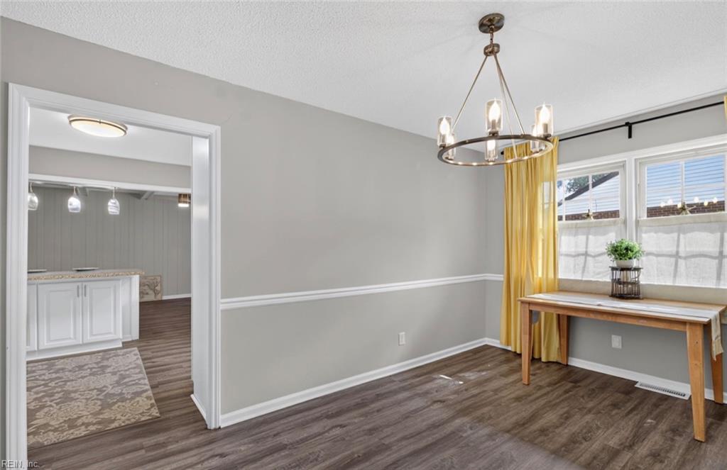 1098 Clear Springs Ln Property Photo 15