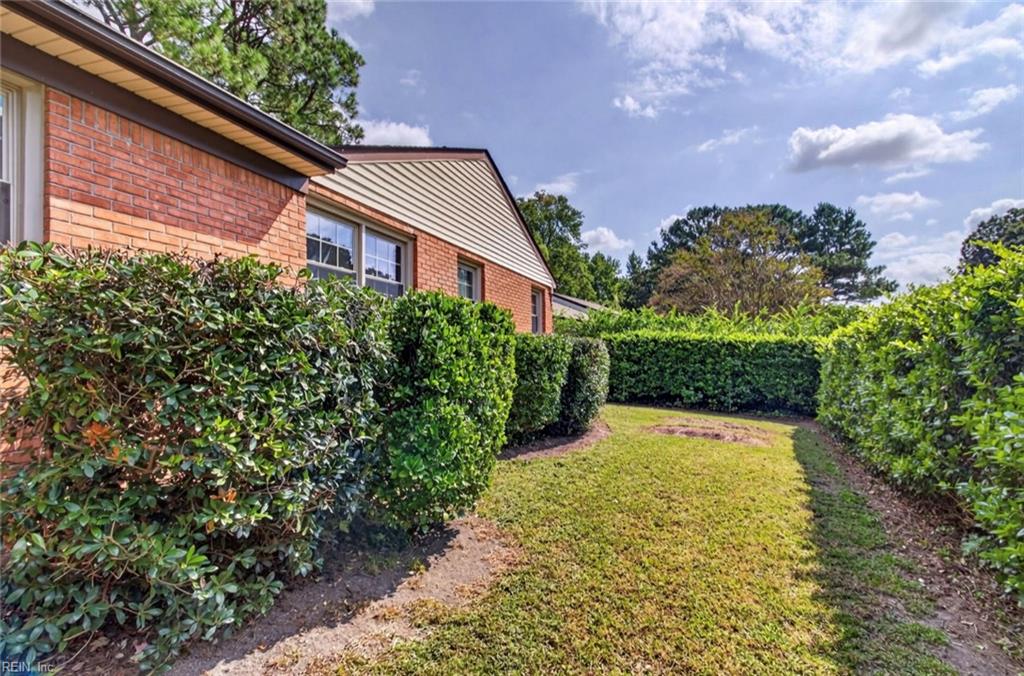 1098 Clear Springs Ln Property Photo 27