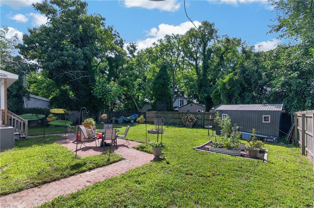 1116 Hampton Ave Property Photo 18