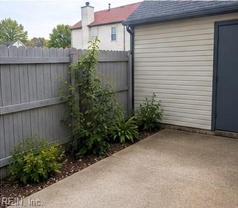 208 Henwick Ct Property Photo 9
