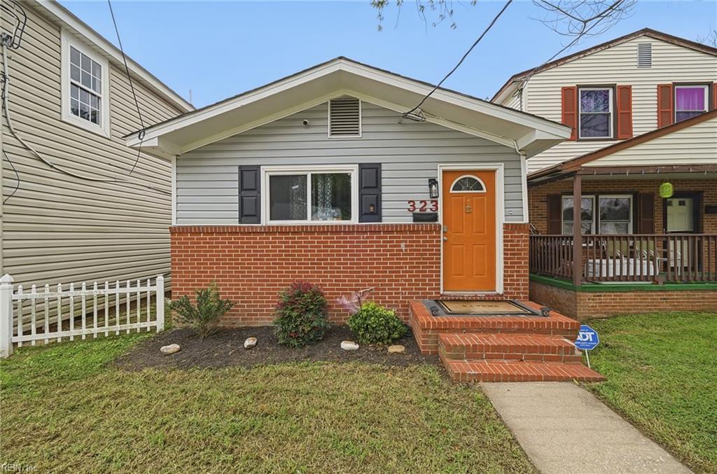 323 Pine Ave Property Photo 1