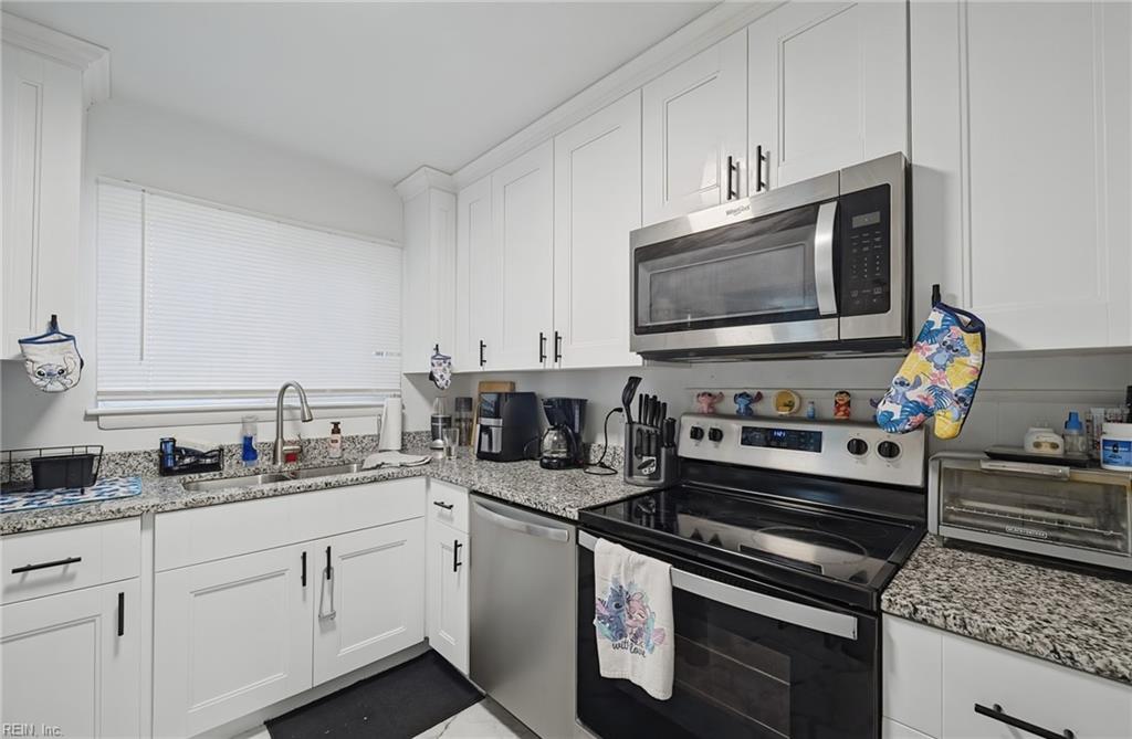 323 Pine Ave Property Photo 5