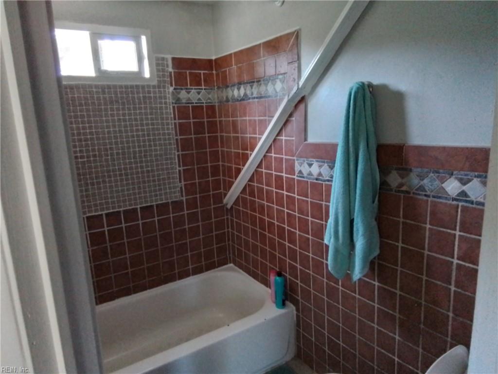 2801 Sewells Point Rd Property Photo 9