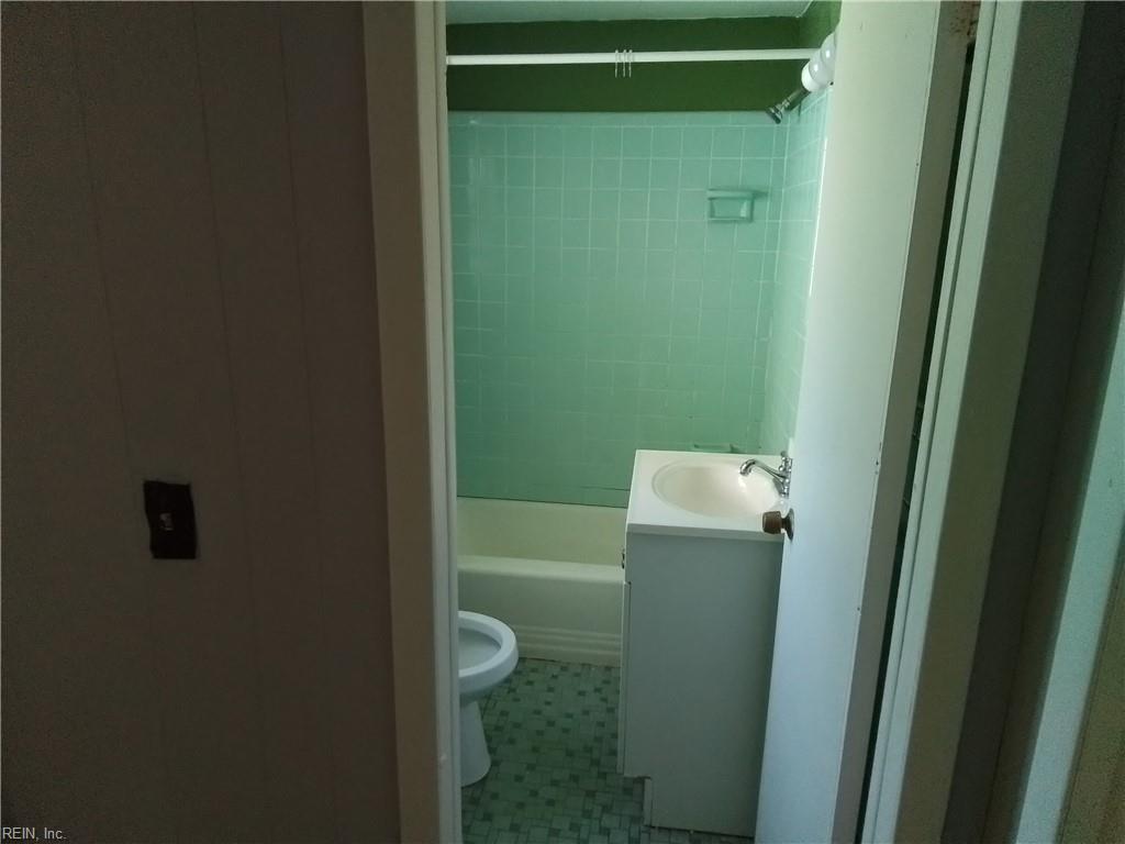 2801 Sewells Point Rd Property Photo 15