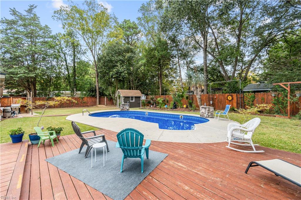 1308 Woodhurst Dr Property Photo 2