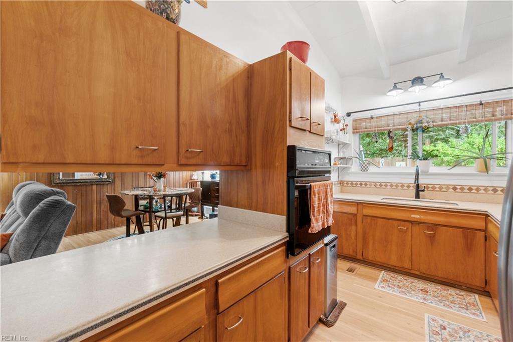 1308 Woodhurst Dr Property Photo 12