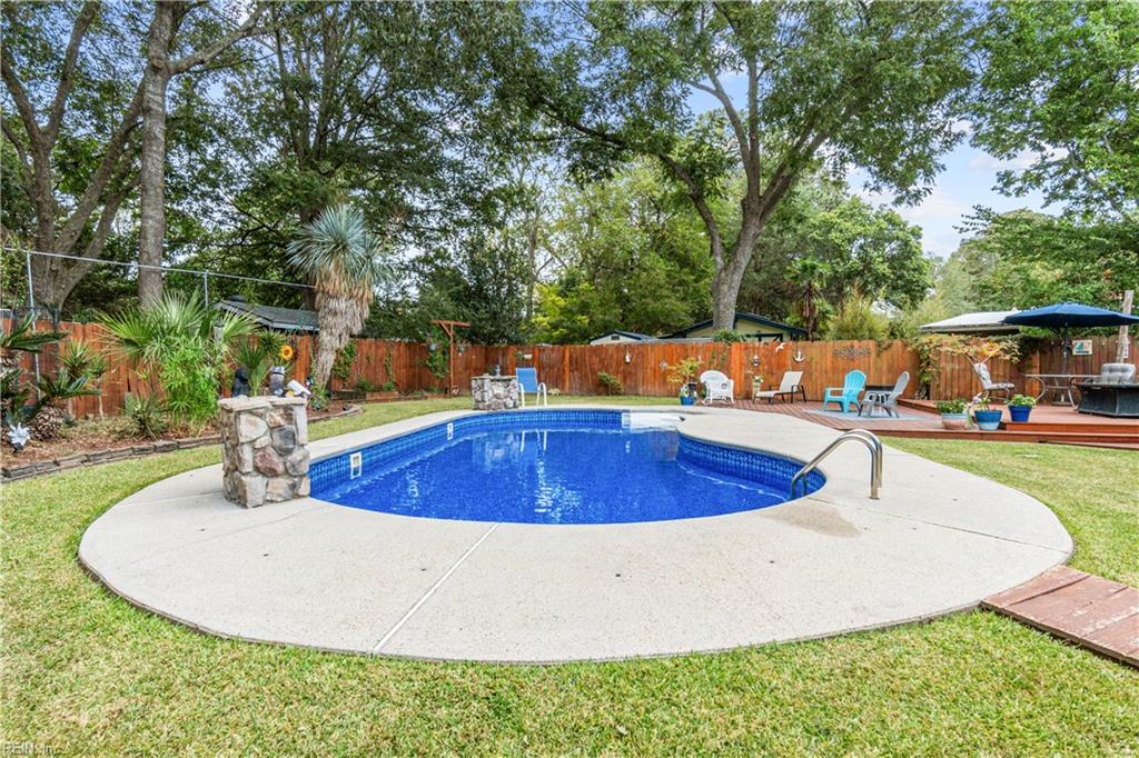 1308 Woodhurst Dr Property Photo 35