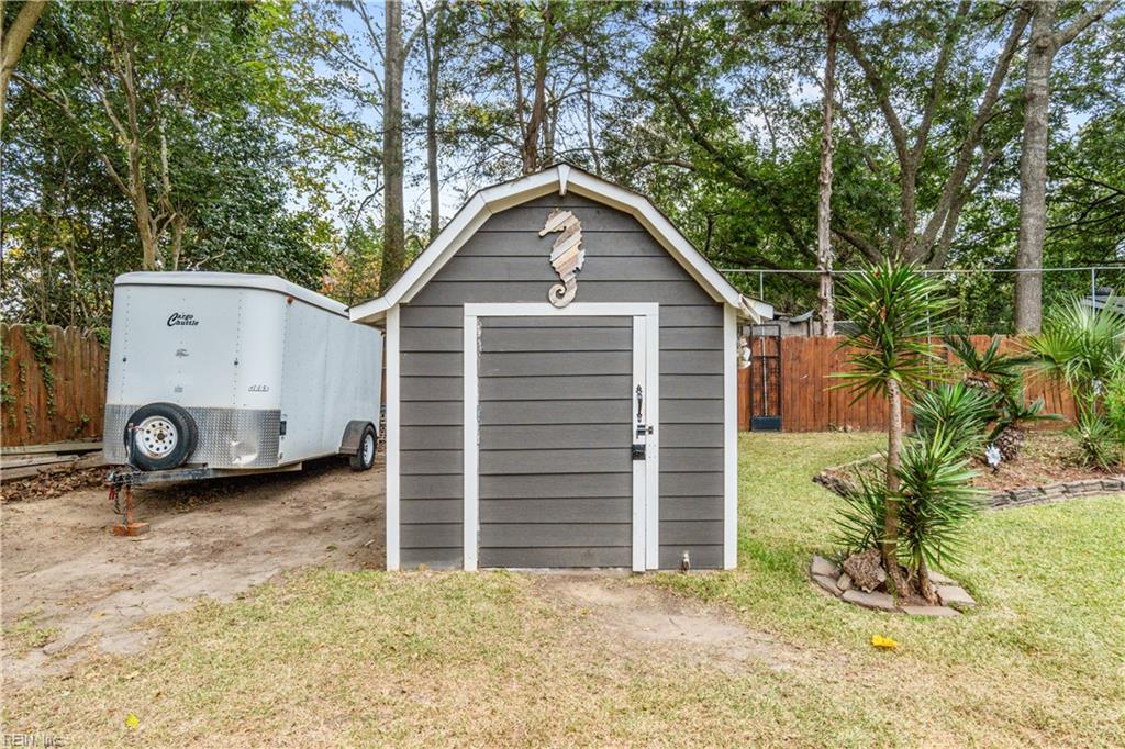 1308 Woodhurst Dr Property Photo 38