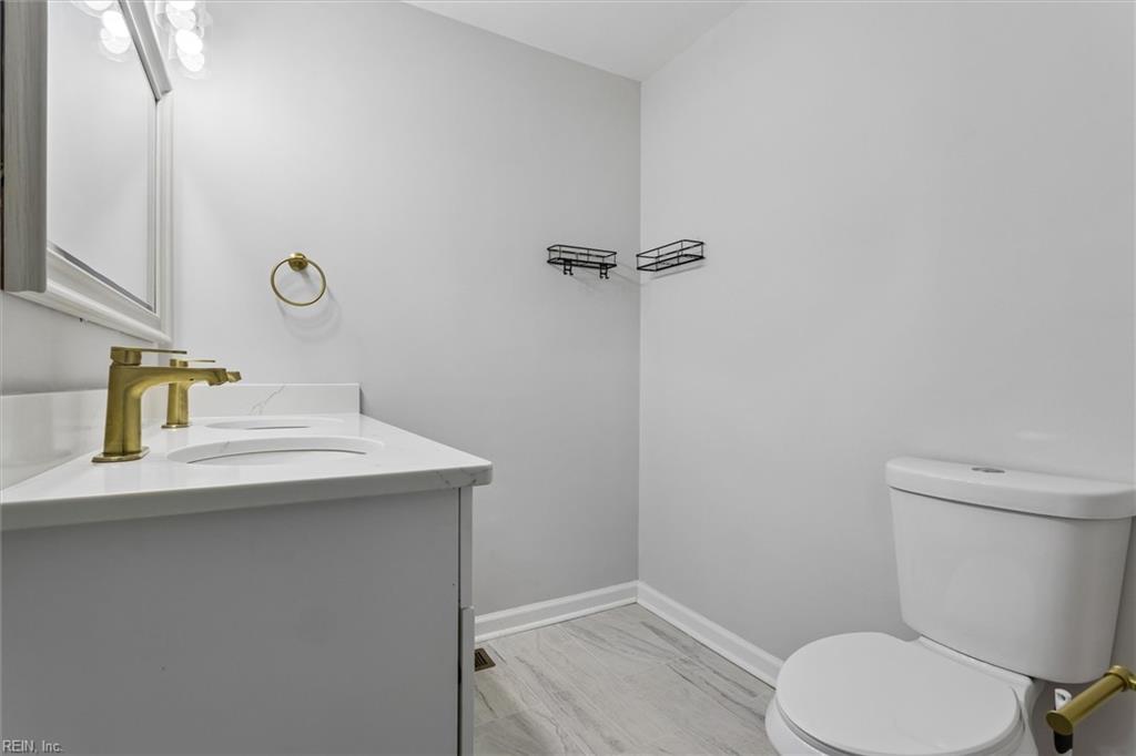 19 Prince James Dr Property Photo 11