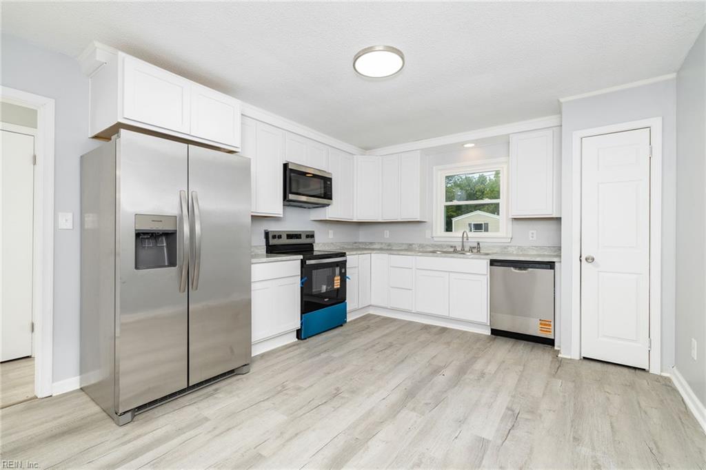 212 Turner St Property Photo 4