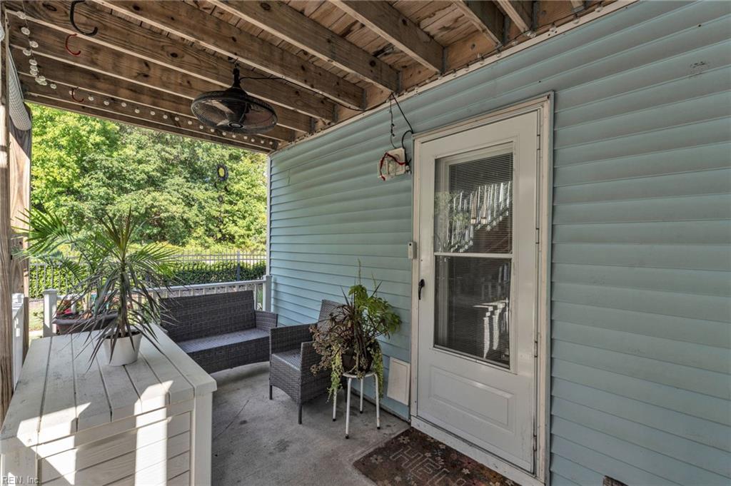 613 Crows Nest Ct Property Photo 7