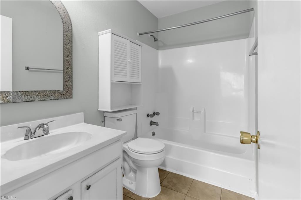360 Susan Constant Dr Property Photo 5