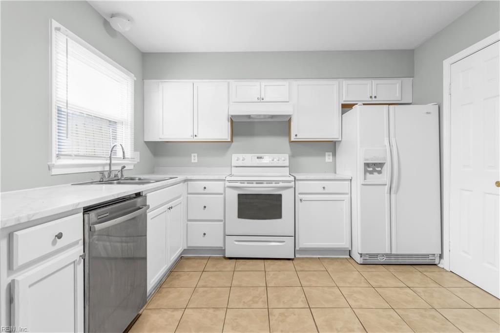 360 Susan Constant Dr Property Photo 13