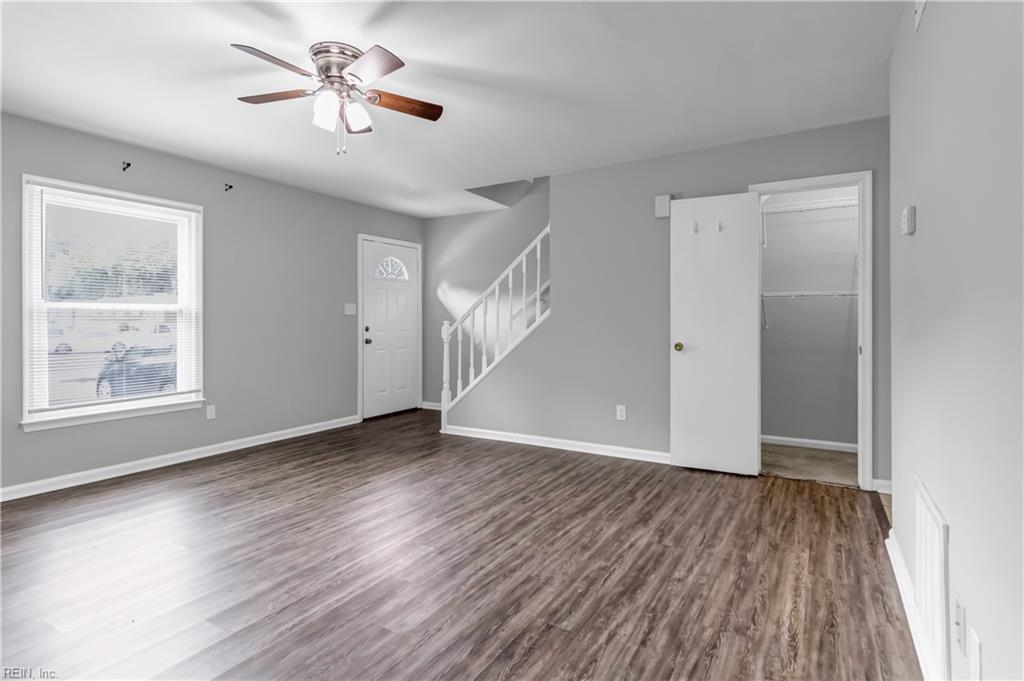 360 Susan Constant Dr Property Photo 16