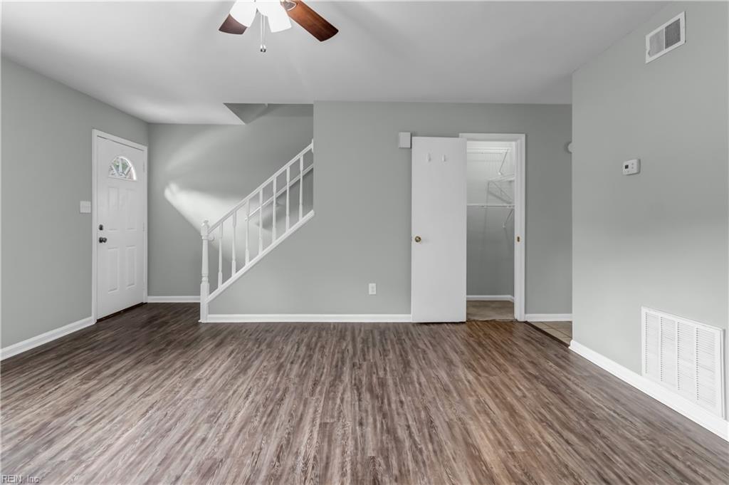 360 Susan Constant Dr Property Photo 18