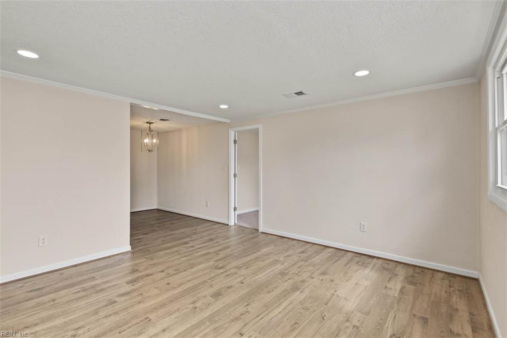 1919 Demetro Dr Property Photo 6