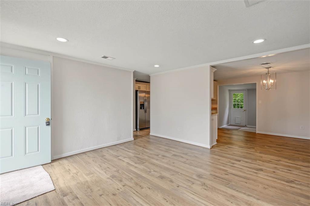 1919 Demetro Dr Property Photo 7