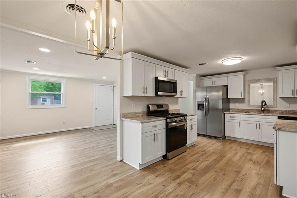 1919 Demetro Dr Property Photo 12