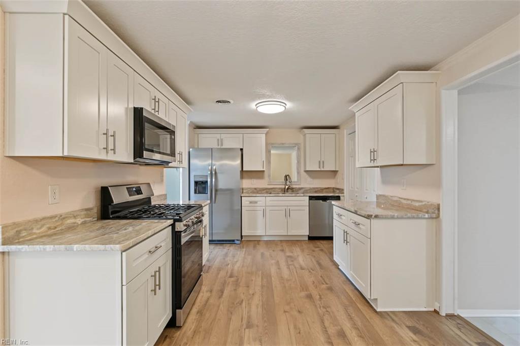 1919 Demetro Dr Property Photo 14
