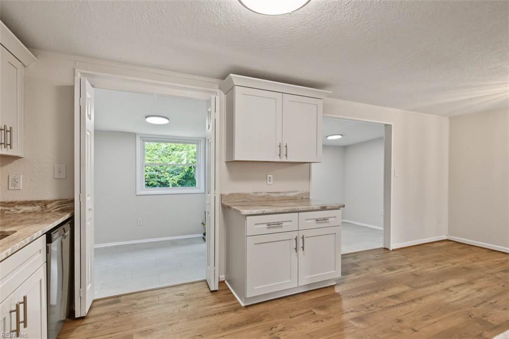 1919 Demetro Dr Property Photo 16