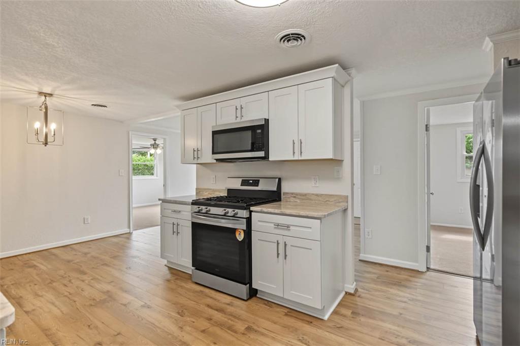 1919 Demetro Dr Property Photo 17