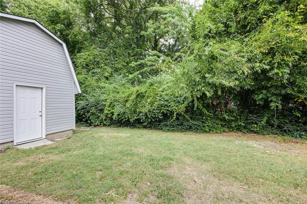 1919 Demetro Dr Property Photo 32