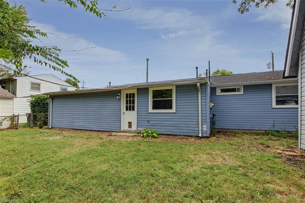 1919 Demetro Dr Property Photo 35