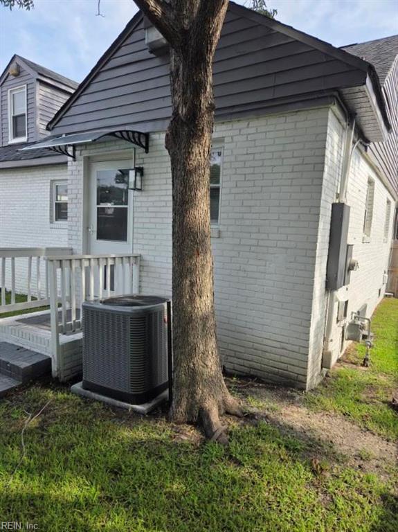 131 Forsythe St Property Photo 4