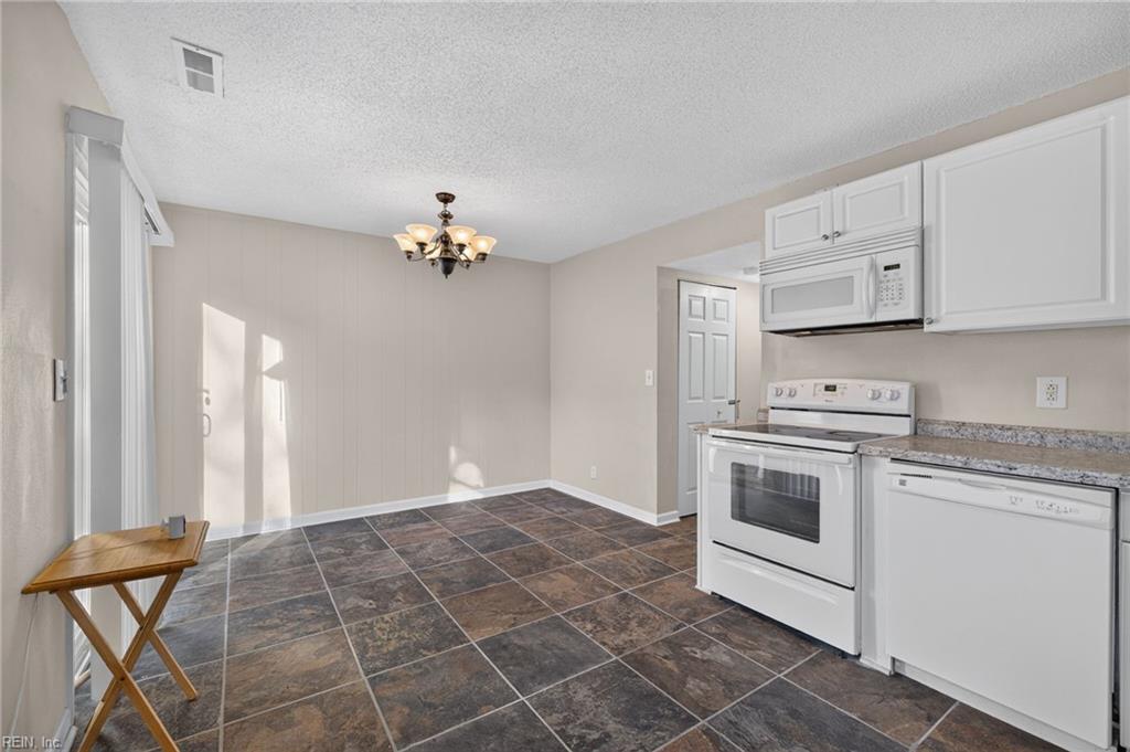 3061 Breslaw Ct Property Photo 4