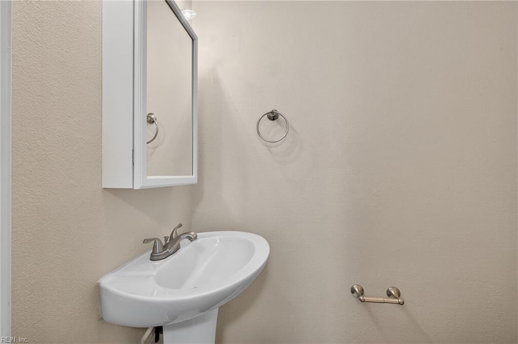 3061 Breslaw Ct Property Photo 7
